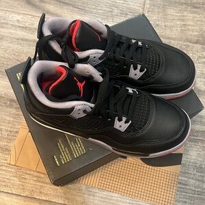 🏀MAKE OFFER🏀 Air Jordan 4 Retro Mid Top Sneaker